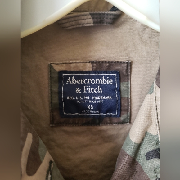 Abercrombie Camo Womens Jacket XS - Picture 3 of 3